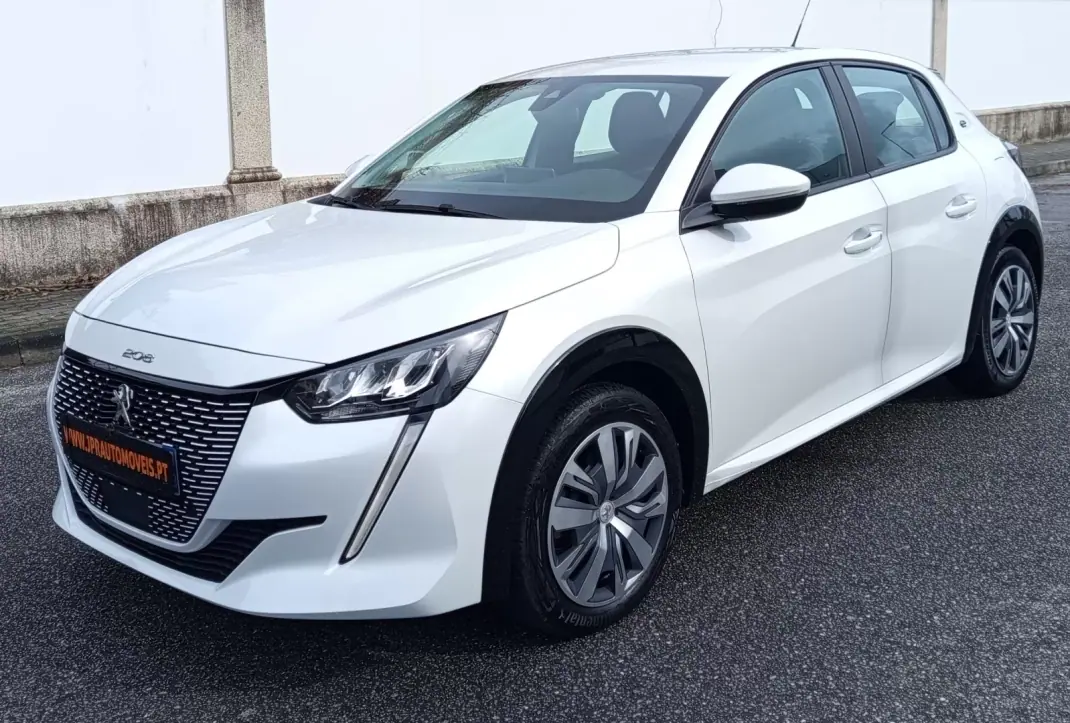 Peugeot e-208 2021 - 14490 EUR, 57700 km - AUTO.MOTO.pt - 57700km - foto 1 de 17