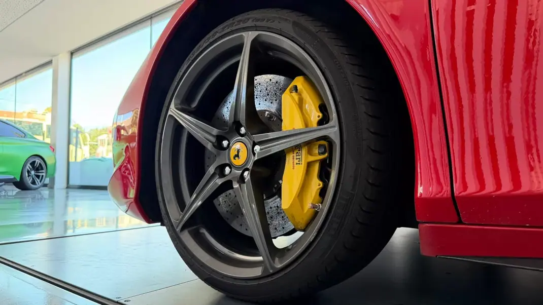 Ferrari 458 Italia 2012 - 214999 EUR, 93159 km - 93159km - foto 13 de 25