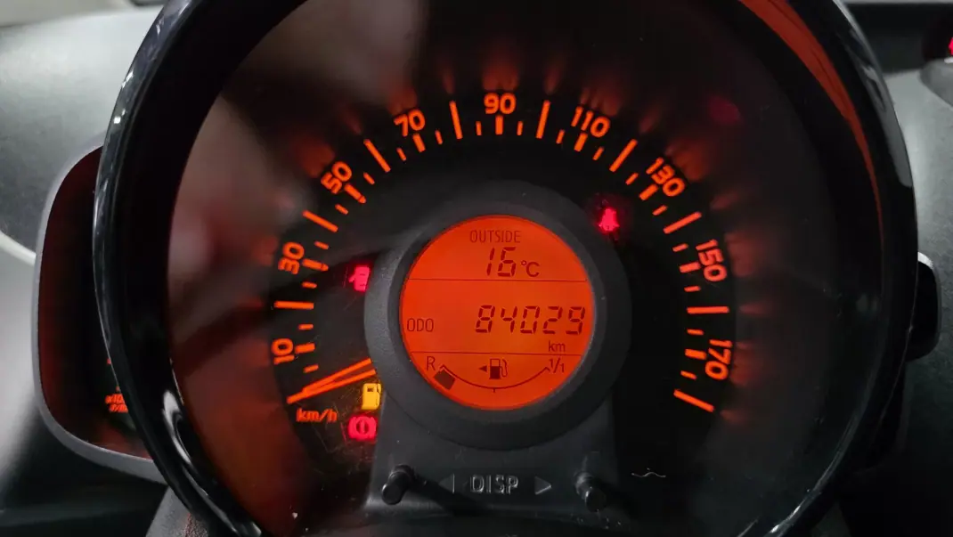 Citroën C1 2016 - 8990 EUR, 84000 km - AUTO.MOTO.pt - 84000km - foto 14 de 25