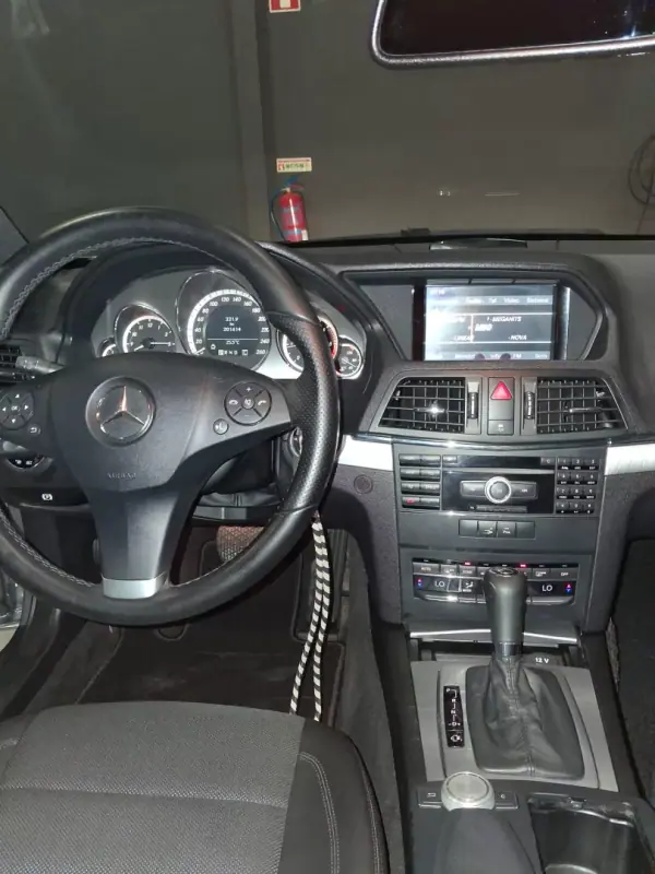 Mercedes-Benz E 250 2009 - 14790 EUR, 201614 km - 201614km - foto 8 de 15
