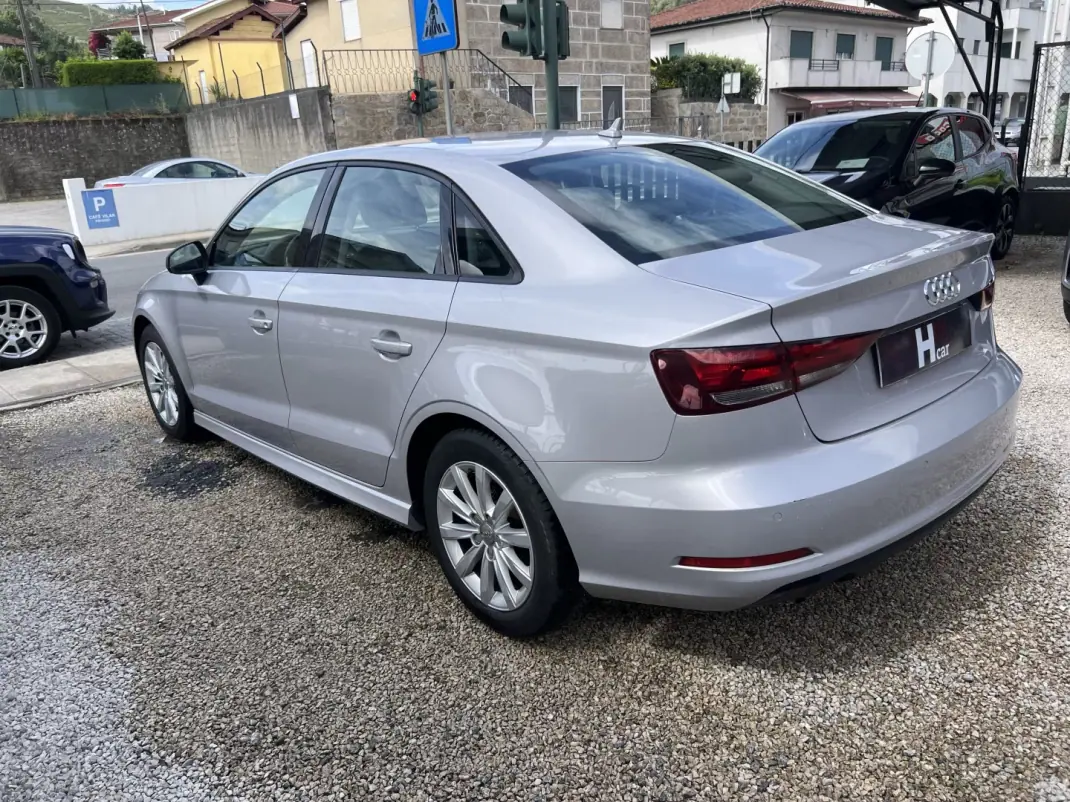 Audi A3 Limousine 2015 - 13900 EUR, 148500 km - AUTO.MOTO.pt - 148500km - foto 6 de 18