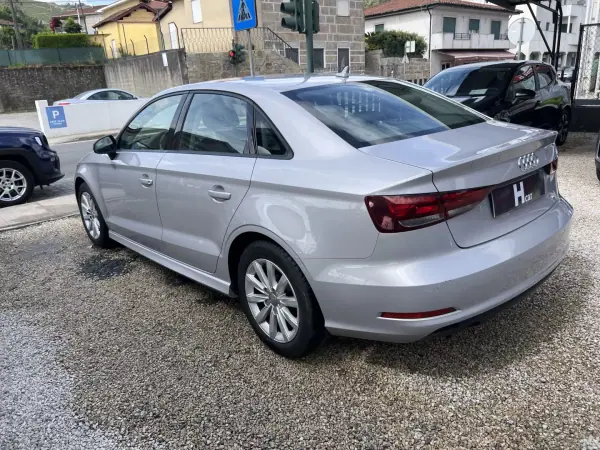 Audi A3 Limousine 2015 - 13900 EUR, 148500 km - AUTO.MOTO.pt - 148500km - foto 6 de 18
