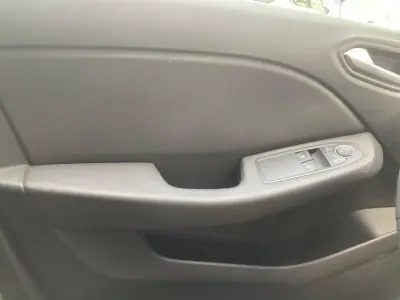 Renault Clio 2020 - 13890 EUR, 145621 km - AUTO.MOTO.pt - 145621km - foto 16 de 20