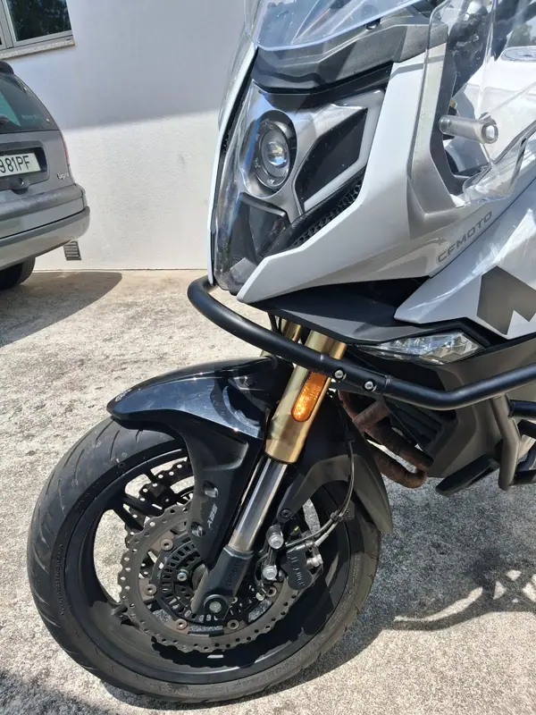 CFMOTO 650 Adventura 2022 - 4900 EUR, 29000 km - AUTO.MOTO.pt - 29000km - foto 12 de 13