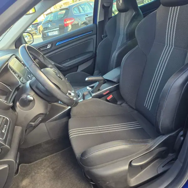 Renault Mégane 2016 - 12950 EUR, 114140 km - AUTO.MOTO.pt - 114140km - foto 20 de 42