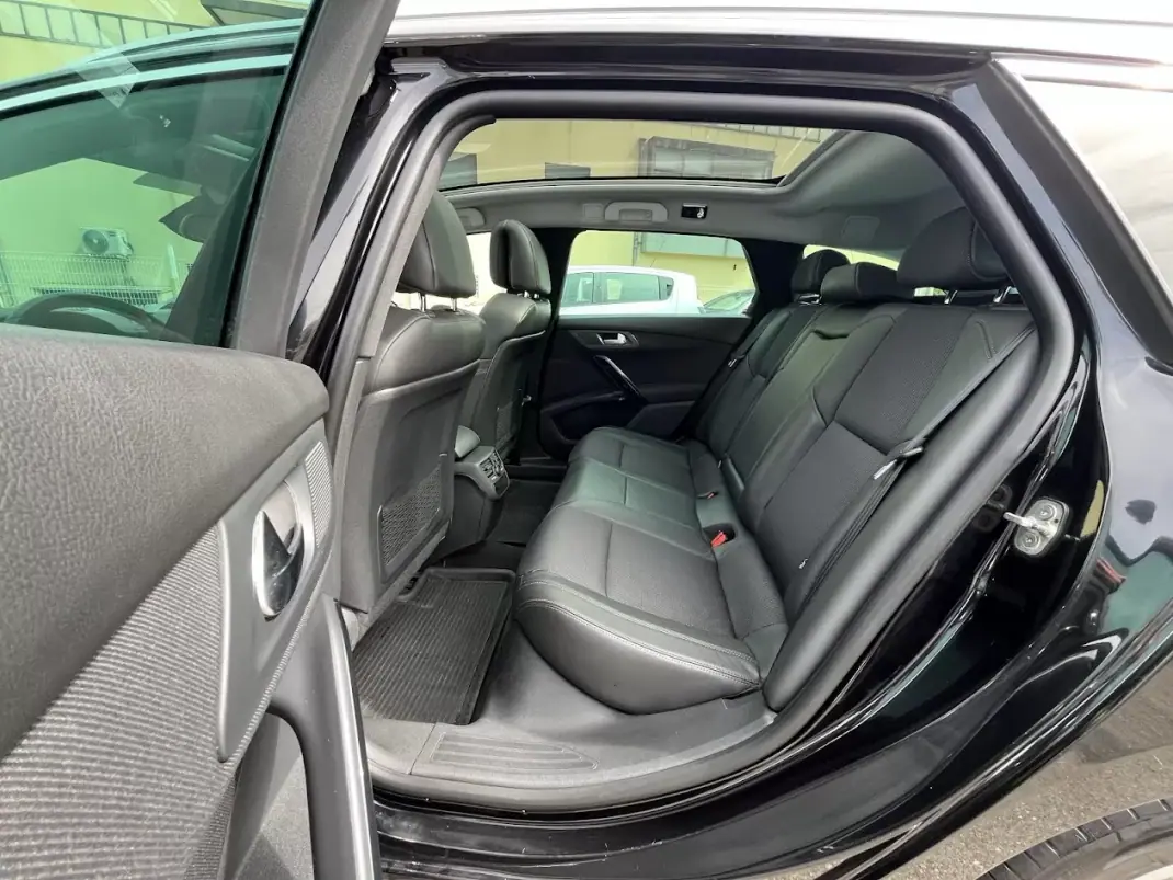 Peugeot 508 SW 2014 - 8450 EUR, 217000 km - AUTO.MOTO.pt - 217000km - foto 38 de 52
