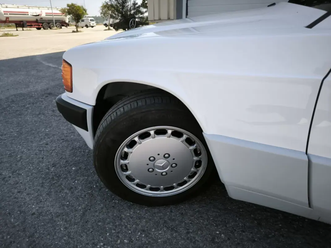 Mercedes-Benz 1993 - 9950 EUR, 89439 km - AUTO.MOTO.pt - 89439km - foto 52 de 60