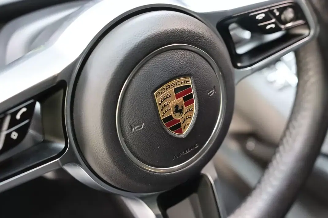 Porsche Cayenne 2015 - 41900 EUR, 140000 km - 140000km - foto 10 de 32