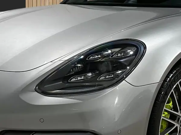 Porsche Panamera Sport Turismo 2021 - 79800 EUR, 95000 km - AUTO.MOTO.pt - 95000km - foto 5 de 20