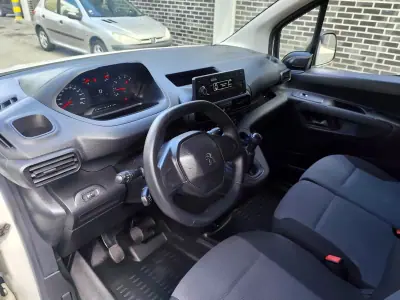 Peugeot Partner 1.6 HDI , 3 Lug. , Iva Dedutivel 2019 - 12480 EUR, 130000 km - AUTO.MOTO.pt - 130000km - foto 4 de 23