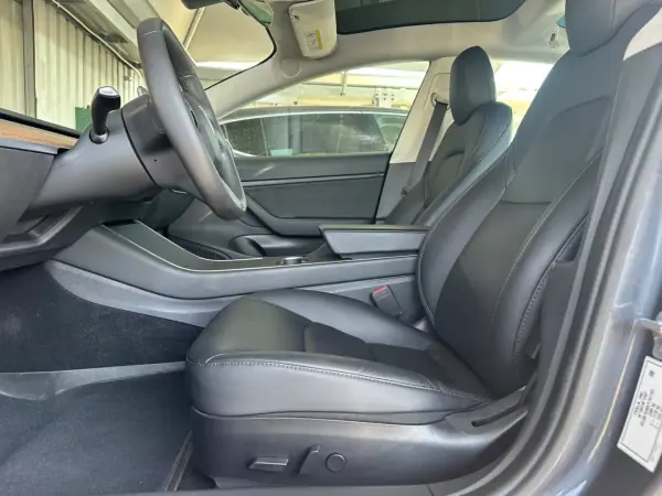 Tesla Model 3 2020 - 33900 EUR, 48971 km - 48971km - foto 17 de 31