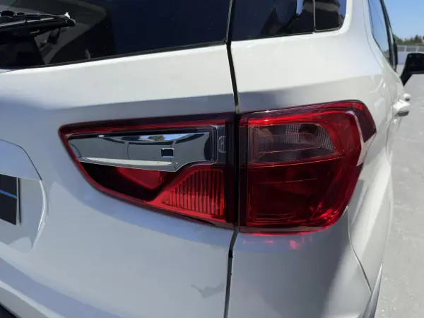 Ford EcoSport 2016 - 7750 EUR, 161000 km - AUTO.MOTO.pt - 161000km - foto 9 de 20