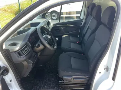 Renault 2022 - 21900 EUR, 128000 km - AUTO.MOTO.pt - 128000km - foto 22 de 33