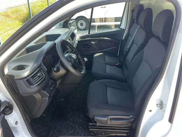 Renault 2022 - 21900 EUR, 128000 km - AUTO.MOTO.pt - 128000km - foto 22 de 33