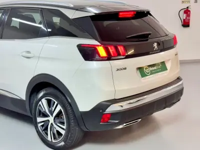 Peugeot 3008 2017 - 16950 EUR, 129000 km - AUTO.MOTO.pt - 129000km - foto 10 de 60