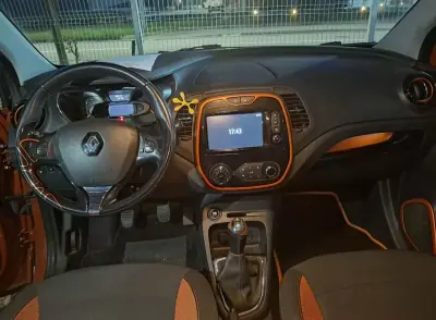 Renault Captur 2016 - 12950 EUR, 160000 km - AUTO.MOTO.pt - 160000km - foto 2 de 7