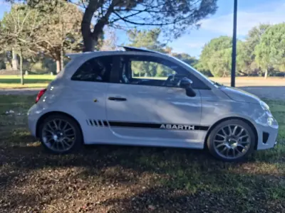 Abarth 695 2023 - 29990 EUR, 6300 km - AUTO.MOTO.pt - 6300km - foto 2 de 46