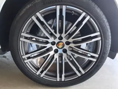 Porsche Macan 2016 - 47500 EUR, 141000 km - AUTO.MOTO.pt - 141000km - foto 9 de 23