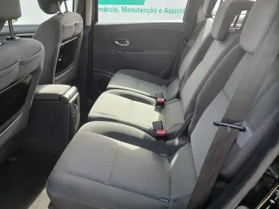 Renault Grand Scénic 2013 - 7600 EUR, 174425 km - AUTO.MOTO.pt - 174425km - foto 15 de 25