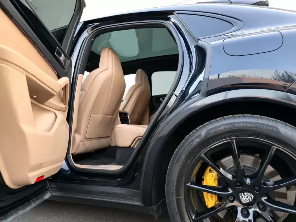 Porsche Cayenne Coupé 2021 - 82000 EUR, 57000 km - AUTO.MOTO.pt - 57000km - foto 32 de 36
