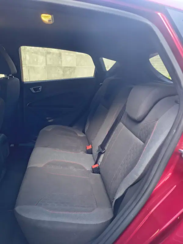 Ford Fiesta 2017 - 10750 EUR, 128000 km - AUTO.MOTO.pt - 128000km - foto 17 de 23