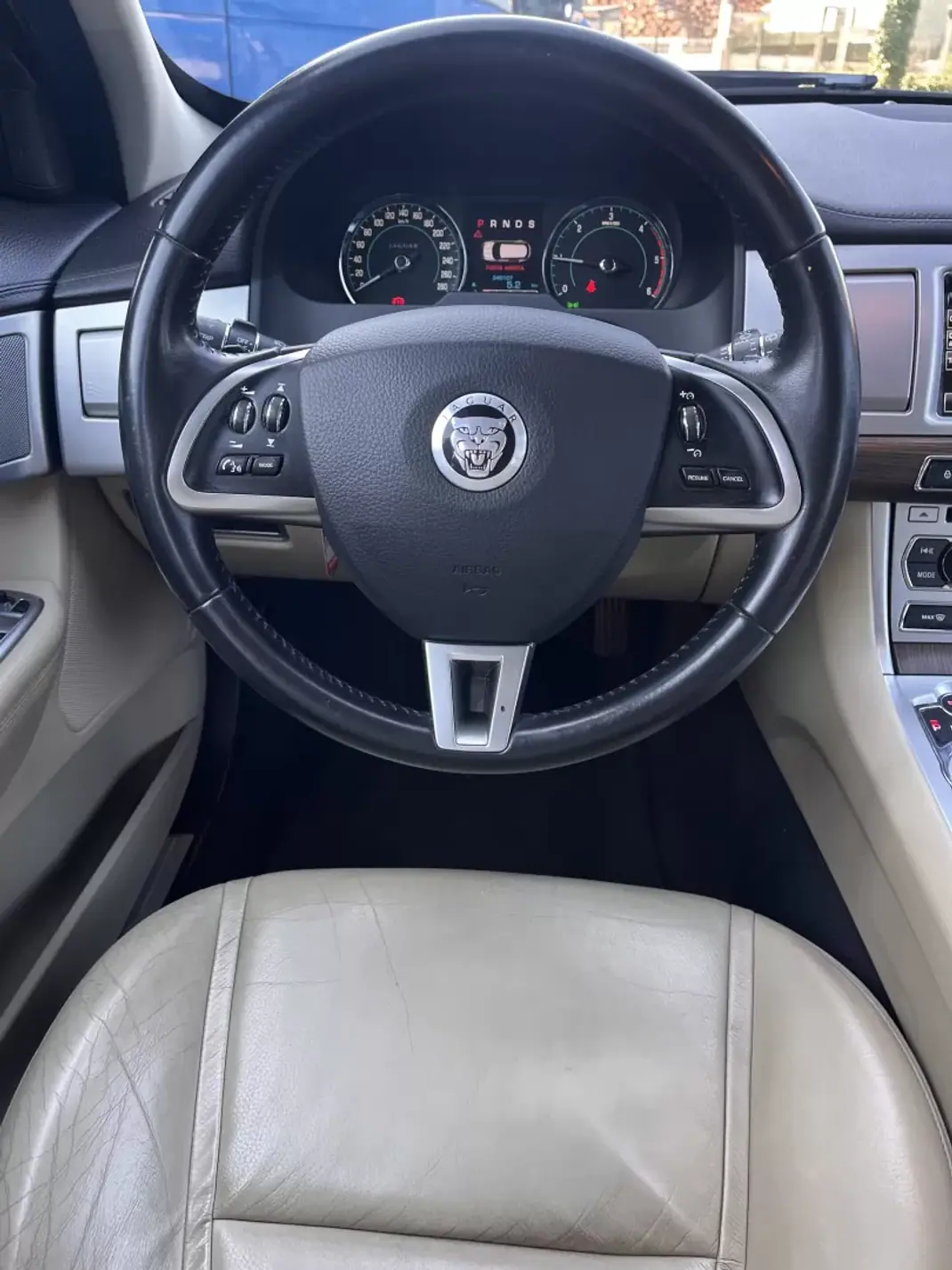 Jaguar XF Sportbrake 2013 - 15999 EUR, 245000 km - 245000km - foto 14 de 32