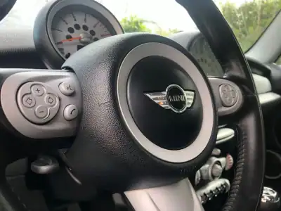 MINI Cooper 2008 - 7999 EUR, 300000 km - AUTO.MOTO.pt - 300000km - foto 15 de 42