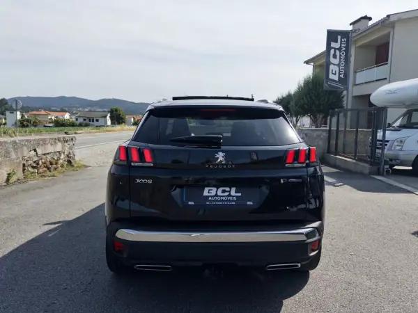 Peugeot 3008 2017 - 18990 EUR, 181000 km - AUTO.MOTO.pt - 181000km - foto 6 de 45