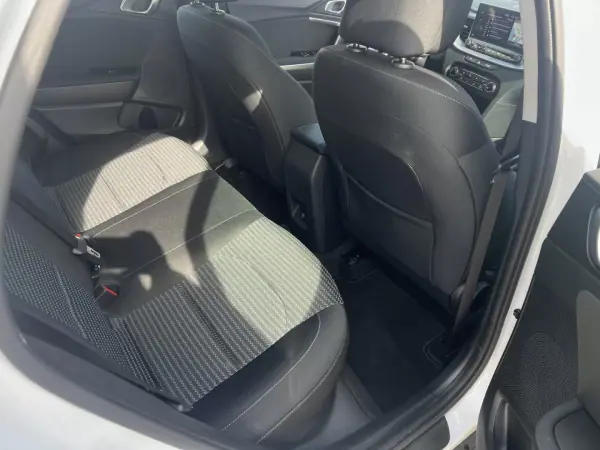 Kia XCeed 2025 - 22500 EUR, 3500 km - AUTO.MOTO.pt - 3500km - foto 10 de 21