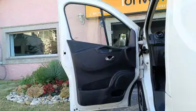 Nissan NV300 2020 - 20900 EUR, 99900 km - AUTO.MOTO.pt - 99900km - foto 17 de 32