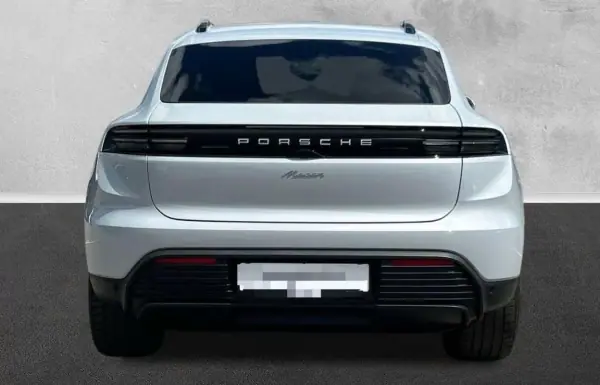Porsche Macan 2024 - 80900 EUR, 15800 km - AUTO.MOTO.pt - 15800km - foto 3 de 7