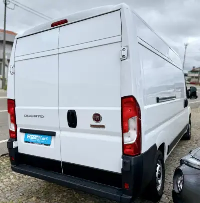Fiat DUCATO 2.2 M-Jet L3H2 140Cv | IVA DEDUTÍVEL 2023 - 27950 EUR, 28000 km - AUTO.MOTO.pt - 28000km - foto 10 de 23