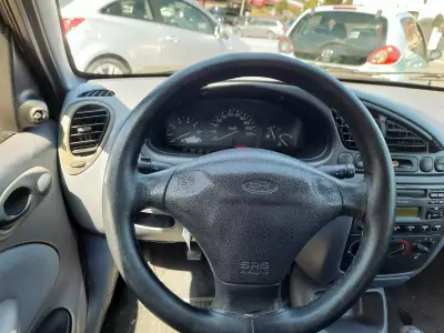 Ford Fiesta 1998 - 995 EUR, 67488 km - AUTO.MOTO.pt - 67488km - foto 6 de 8