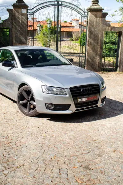 Audi A5 2010 - 13950 EUR, 218325 km - 218325km - foto 5 de 9