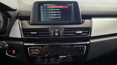 BMW 216 Active Tourer 2018 - 16890 EUR, 83598 km - AUTO.MOTO.pt - 83598km - foto 26 de 44