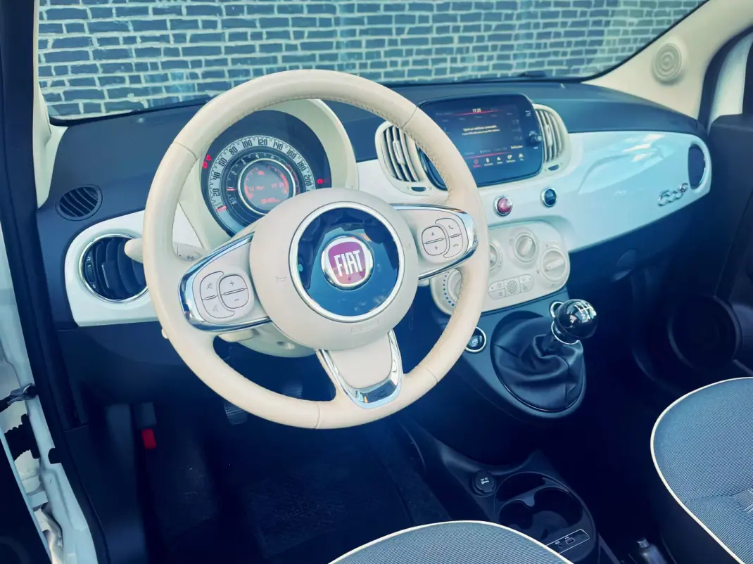 Fiat 500C 2018 - 11650 EUR, 108000 km - AUTO.MOTO.pt - 108000km - foto 10 de 17