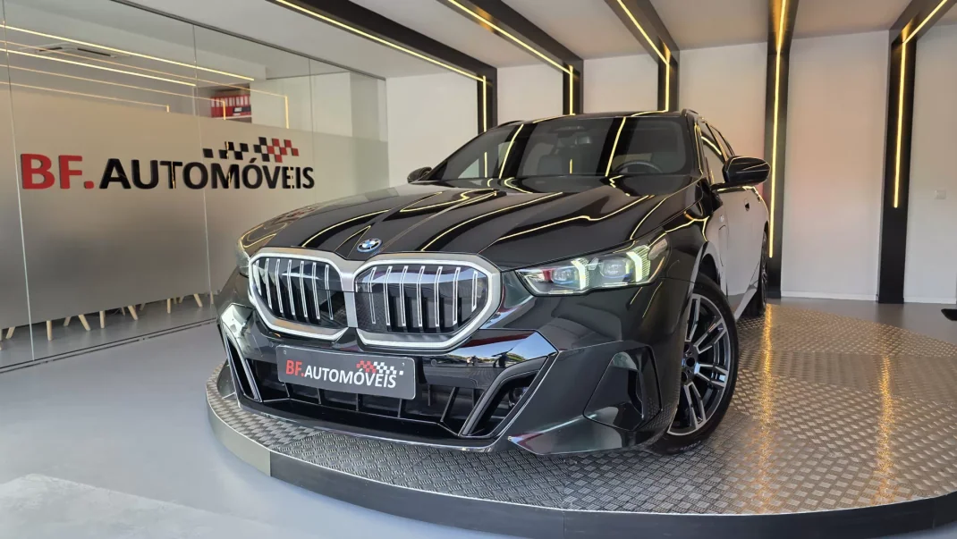 BMW 530e 2024 - 64900 EUR, 8152 km - AUTO.MOTO.pt - 8152km - foto 1 de 59