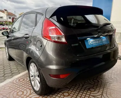 Ford Fiesta 2016 - 9950 EUR, 92000 km - AUTO.MOTO.pt - 92000km - foto 8 de 26