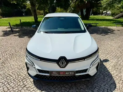 Renault Mégane E-Tech 2023 - 21990 EUR, 43500 km - AUTO.MOTO.pt - 43500km - foto 6 de 38
