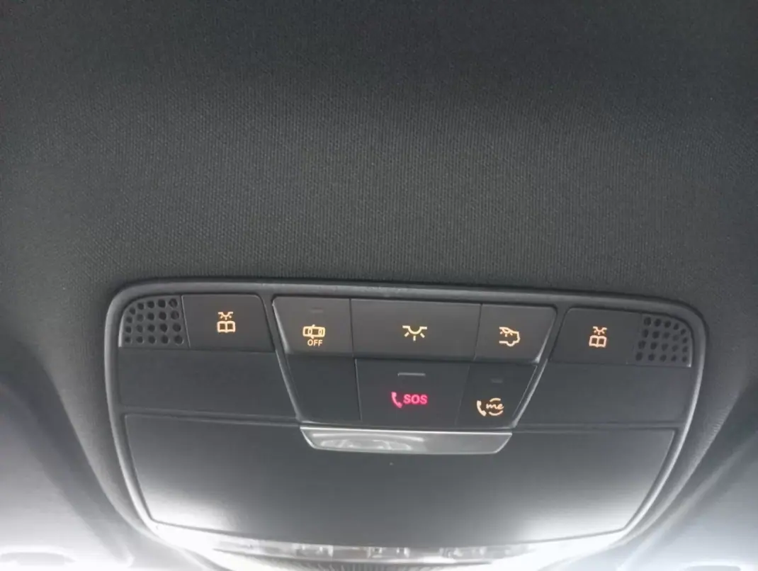 Mercedes-Benz C 220 2019 - 28300 EUR, 140000 km - AUTO.MOTO.pt - 140000km - foto 21 de 36