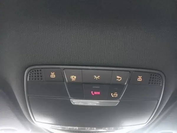 Mercedes-Benz C 220 2019 - 28700 EUR, 140000 km - AUTO.MOTO.pt - 140000km - foto 21 de 36