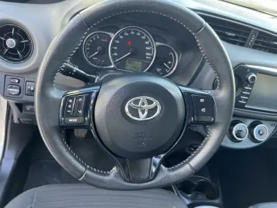 Toyota Yaris 2020 - 13900 EUR, 129600 km - AUTO.MOTO.pt - 129600km - foto 13 de 16
