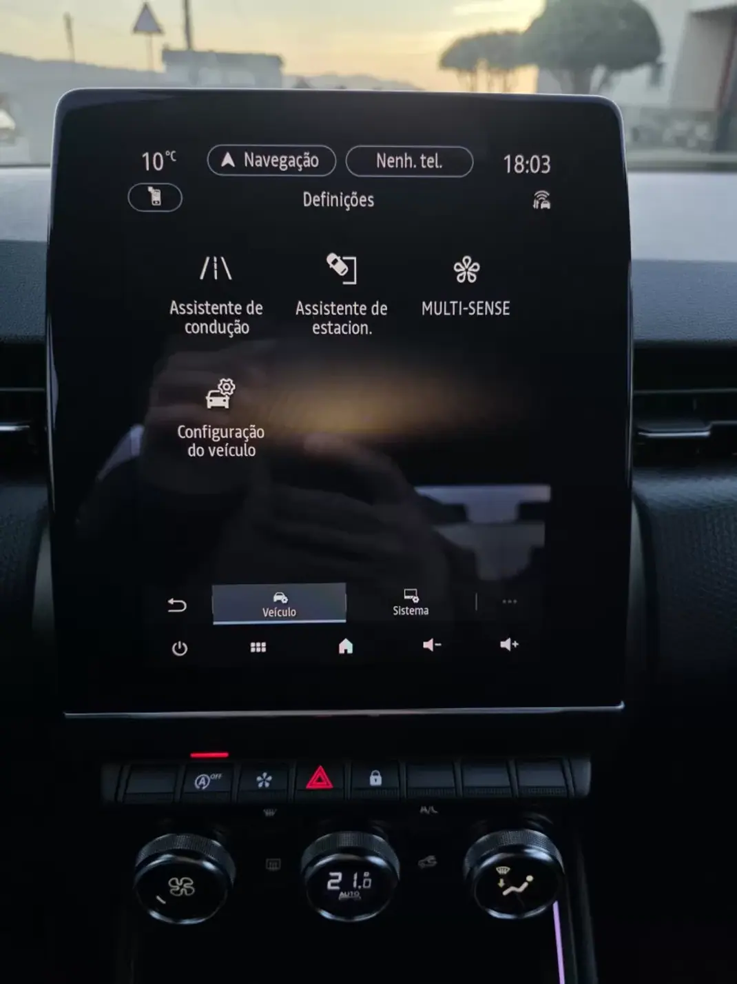 Renault Clio 2022 - 14500 EUR, 104000 km - AUTO.MOTO.pt - 104000km - foto 33 de 43