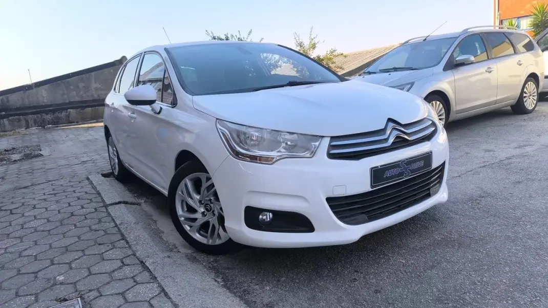 Citroën C4 2012 - 8900 EUR, 180000 km - AUTO.MOTO.pt - 180000km - foto 15 de 24