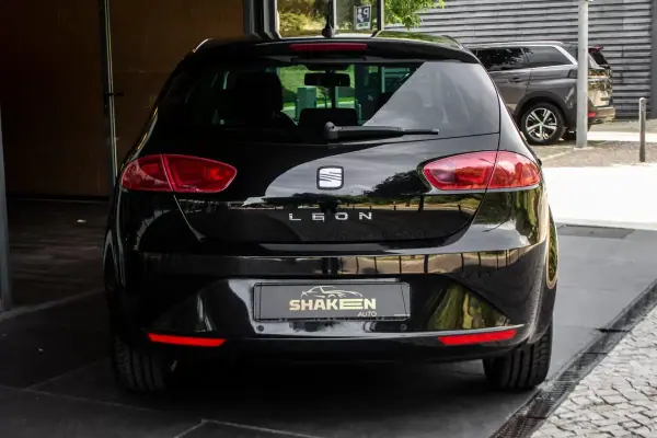 SEAT Leon 2013 - 9900 EUR, 197939 km - AUTO.MOTO.pt - 197939km - foto 10 de 39