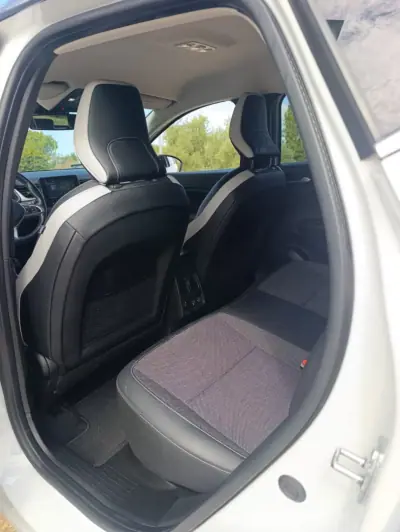 Renault Captur 2022 — foto 6 de 14