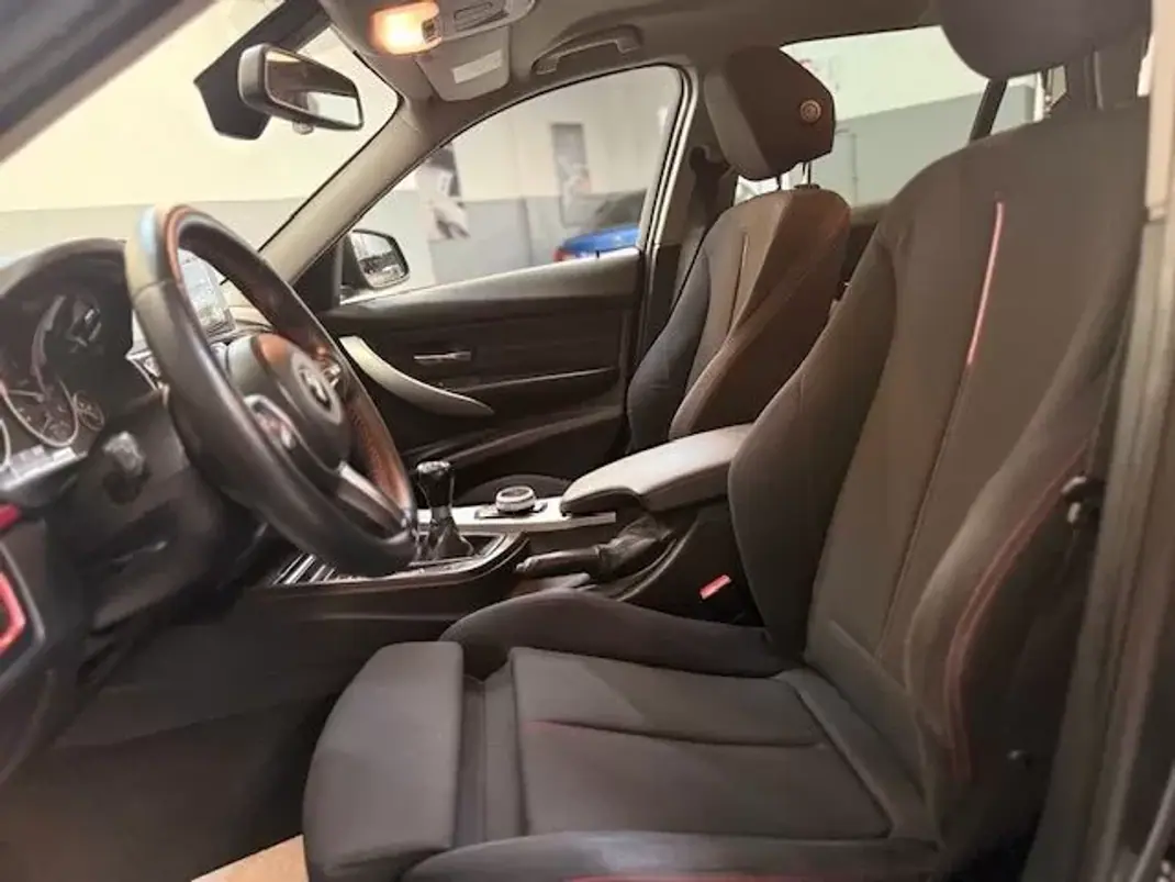 BMW 320 2013 - 11250 EUR, 242000 km - AUTO.MOTO.pt - 242000km - foto 16 de 20