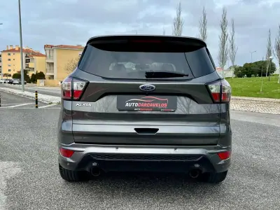 Ford Kuga 2017 - 15450 EUR, 78000 km - AUTO.MOTO.pt - 78000km - foto 7 de 60