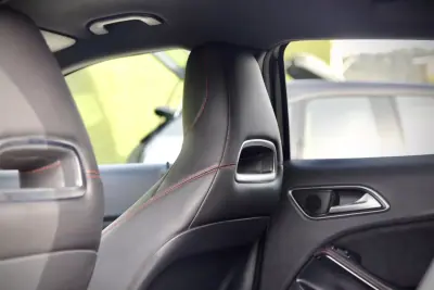 Mercedes-Benz GLA 180 2016 - 22500 EUR, 148000 km - AUTO.MOTO.pt - 148000km - foto 16 de 32