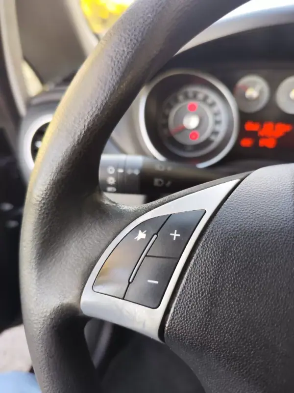 Fiat Punto Evo 2011 - 5780 EUR, 148000 km - AUTO.MOTO.pt - 148000km - foto 30 de 38